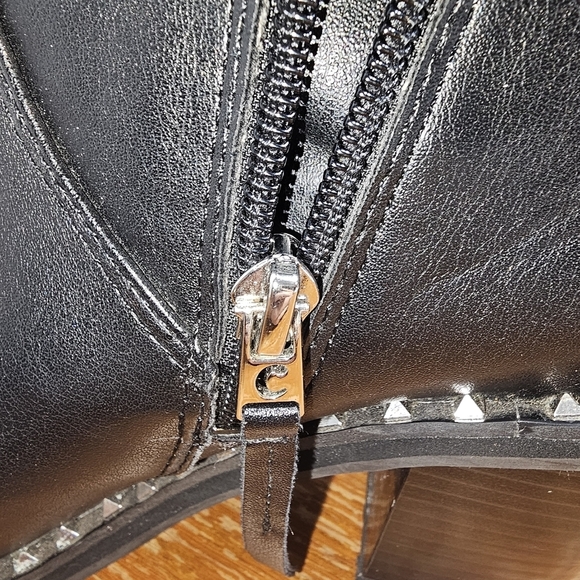 Circus by Sam Edelman stydded Boots. Black size 8. - Picture 8 of 9